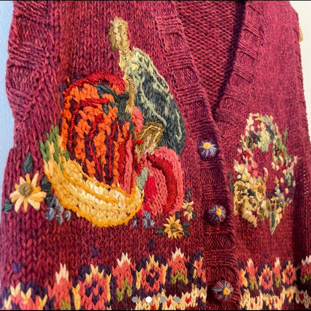 The most beautiful vintage embroidered autumn/thanksgiving knit vest 🧡